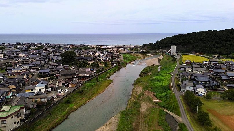 La confluencia entre el río Okawa y el mar del Japón en Murakami es un lugar popular para observar la pesca tradicional de salmón llamada kodoryo