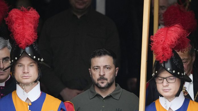 Zelensky in Germania, Scholz: "Pronti nuovi aiuti militari"