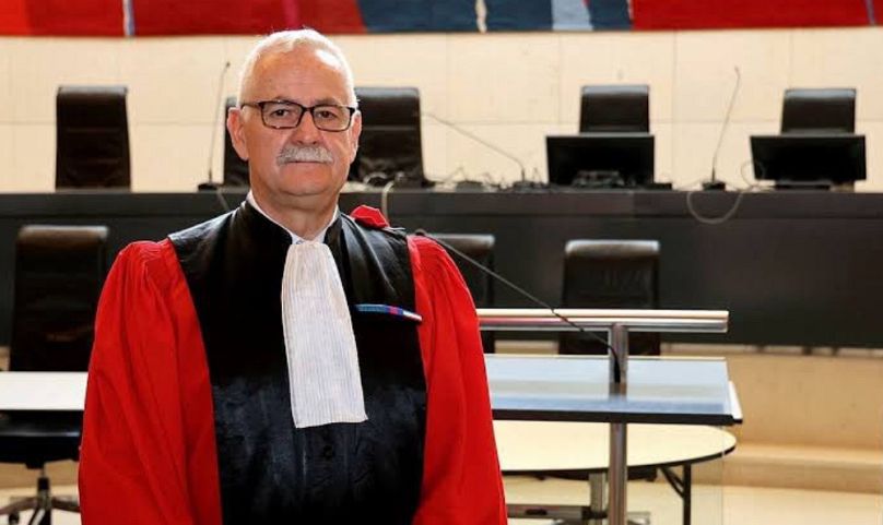 Roger Arata, a Pelicot-per vezető bírója