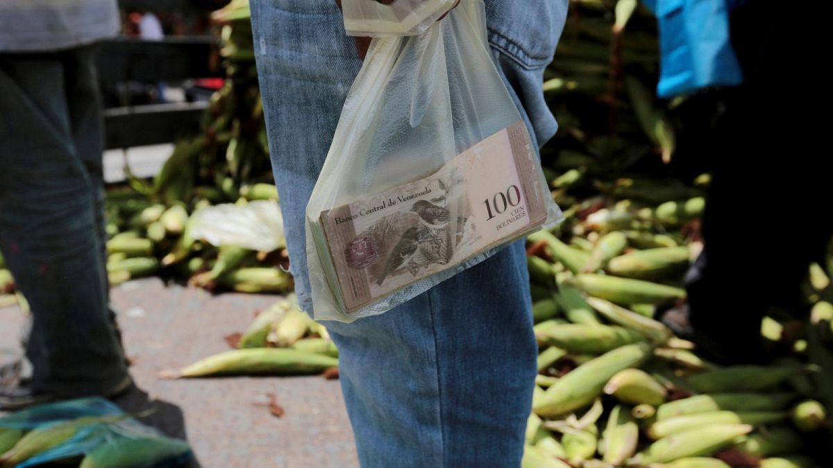 ベネズエラの公式インフレ率はイランよりも低かった。マドゥロ大統領はどうやって物価上昇を抑えたのか？