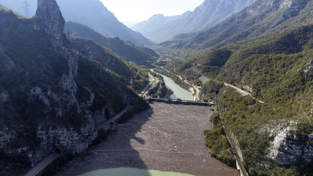 26 dead and one missing after floods sweep through Bosnia