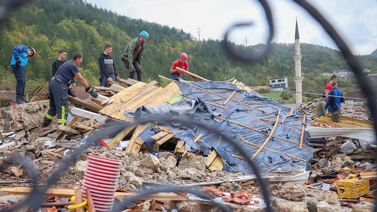 Death toll rises to 26 in Bosnia floods as rescue teams search for survivors