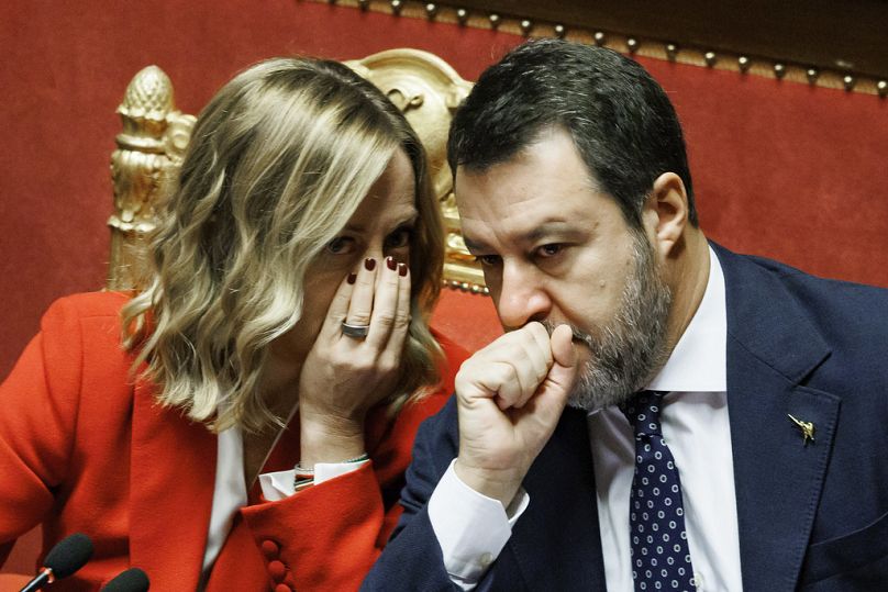 La Première ministre Giorgia Meloni et le ministre des Transports Matteo Salvini lors de leur rapport au Sénat avant le sommet du Conseil européen, Rome, 15 octobre 2024.