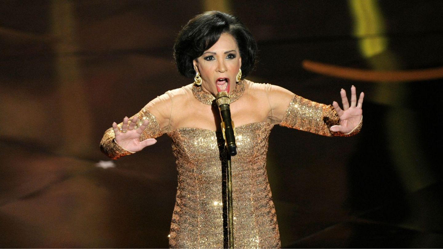 Dame Shirley Bassey jewellery auction breaks world record | Euronews