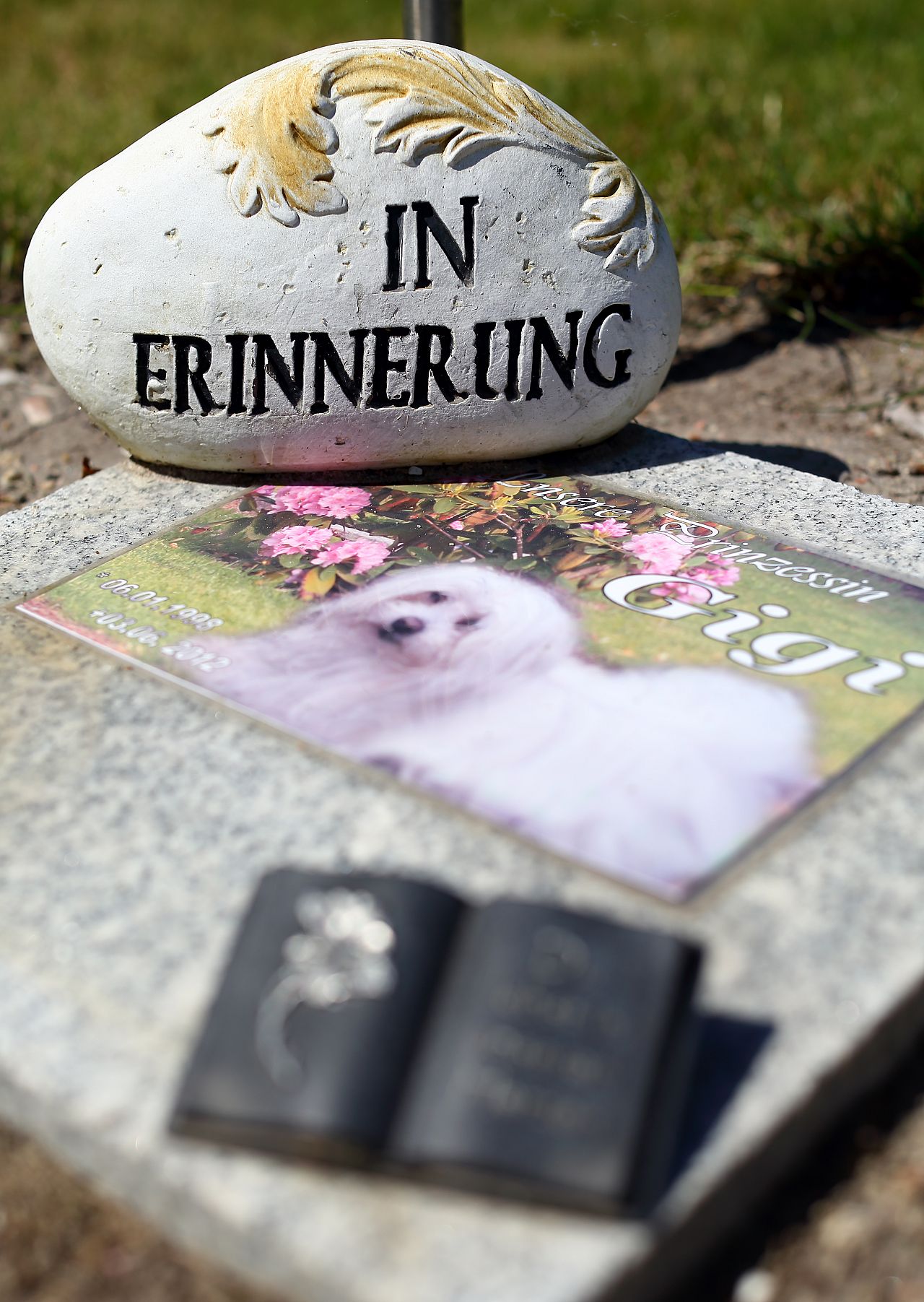 A tribute to Gigi at a pet cemetery in Berlin, Germany. 