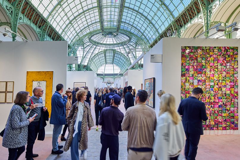 La foire, qui en est à sa troisième édition, s'est installée dans le Grand Palais historique de Paris, après trois ans de travaux de rénovation.