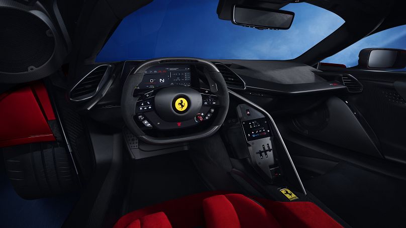 Gli interni della nuova Ferrari F80