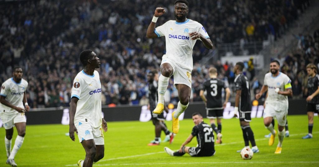 Mbemba's comeback: a symbolic gesture or a tactical move?