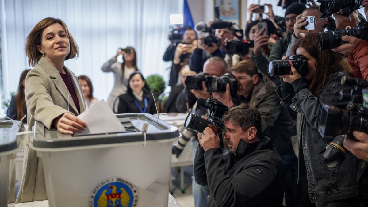 Minimum turnout exceeded in Moldova's crucial EU membership vote