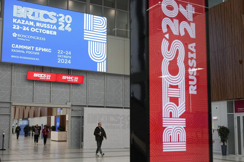 معرض قازان قبل يوم من انعقاد قمة بريكس في قازان، روسيا، الاثنين 21 أكتوبر/تشرين الأول 2024. 
