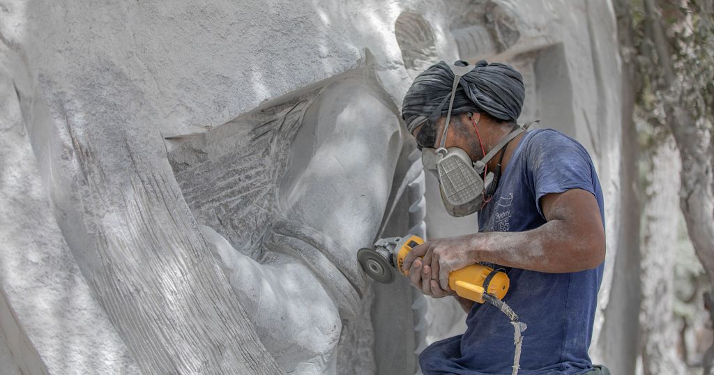 Granite art impresses tourists and residents at Laongo symposium, Burkina Faso