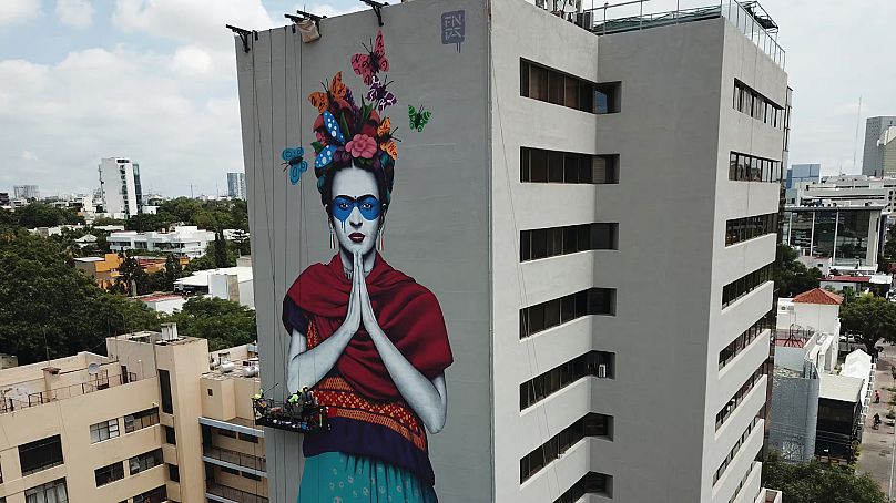 A giant mural of Frida Kahlo by Fin DAC in Guadalajara, Mexico. 