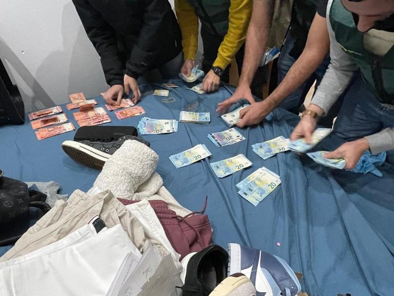 Imagen difundida por las autoridades españolas de la operación policial contra Los Tiguerones en la provincia de Tarragona