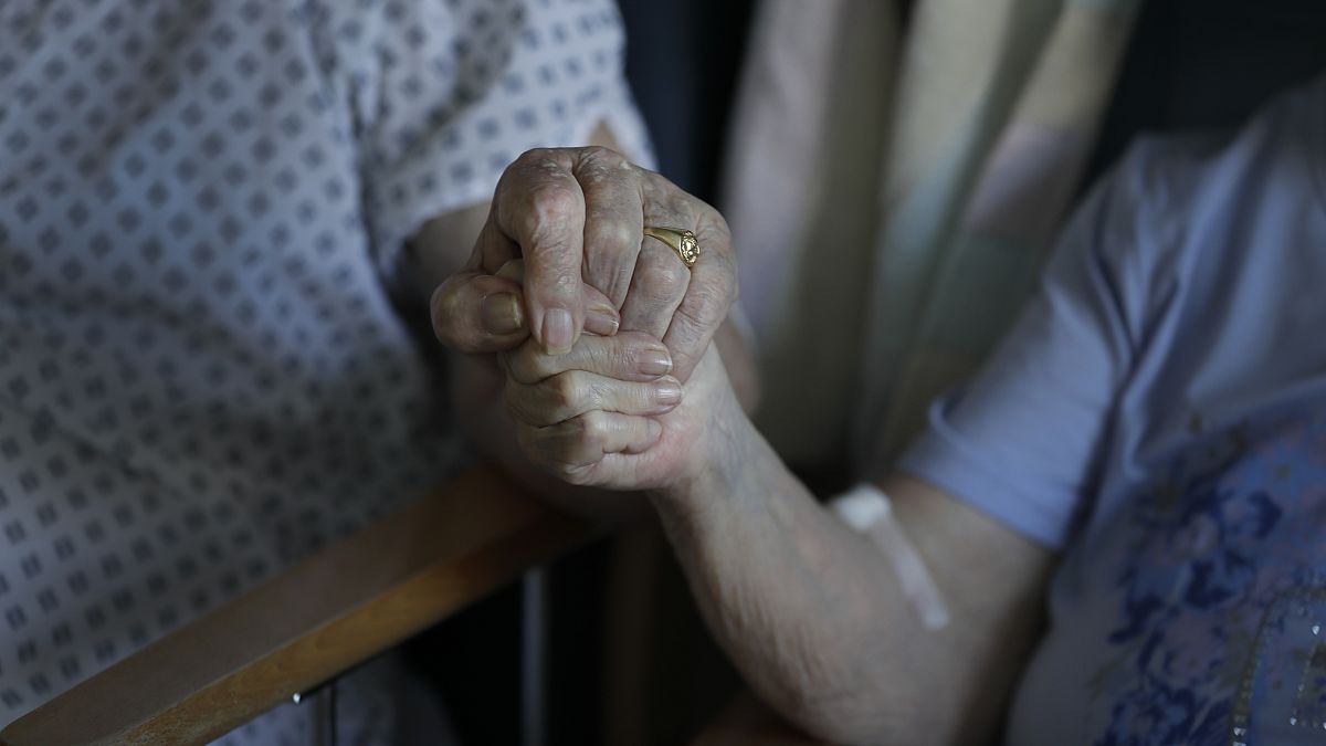 New Alzheimer’s drug approved in UK, but government won’t pay for it