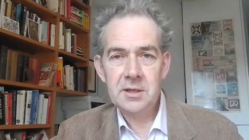 Thomas de Waal, a Carnegie Europe főmunkatársa: "A grúz kormány közeledik a világ más illiberális kormányaihoz, de különösen Orbán Viktor Magyarországához."
