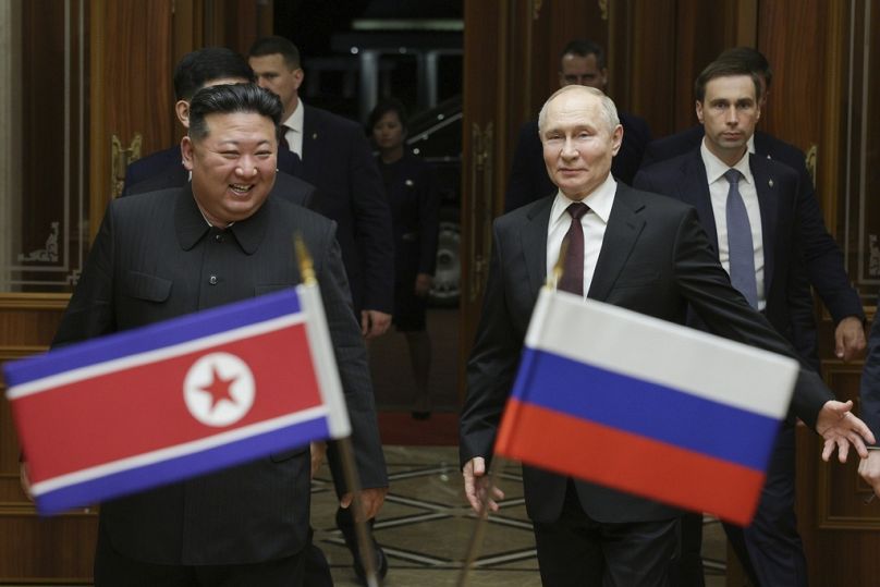 Oroszország és Észak-Korea júniusban, Putyin phenjani látogatása alkalmával kölcsönös védelmi paktumot írt alá