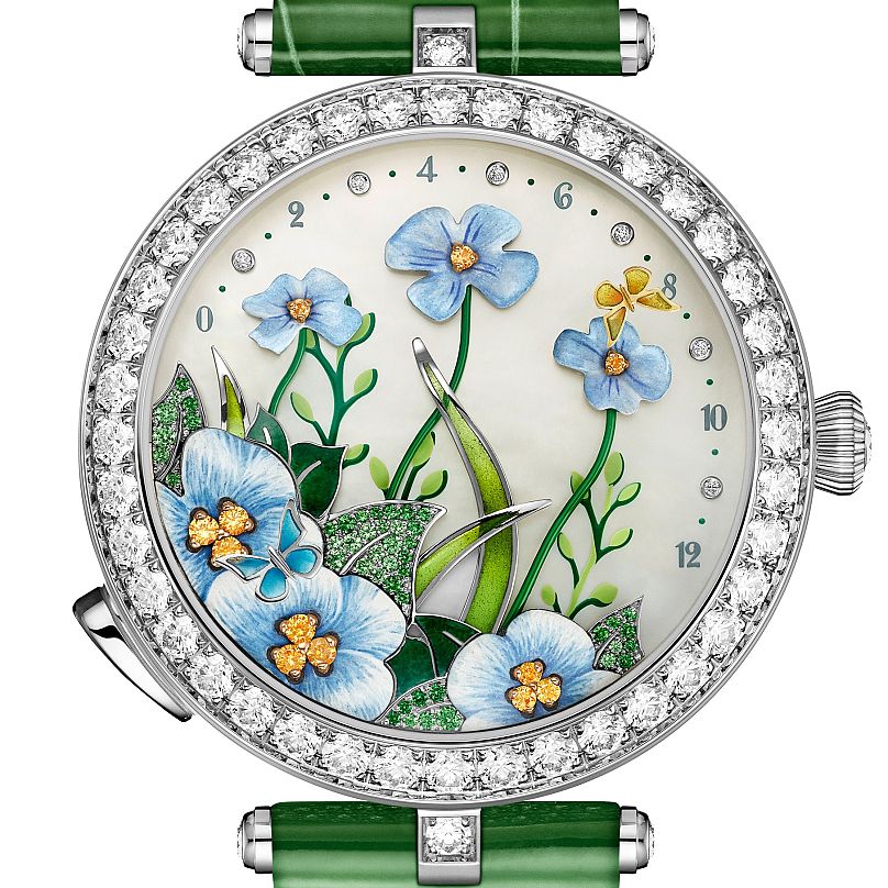 Paying tribute to nature, a source of inspiration for the Maison since its creation, the Lady Arpels Brise d’Été watch celebrates the freshness of a summer morning. 