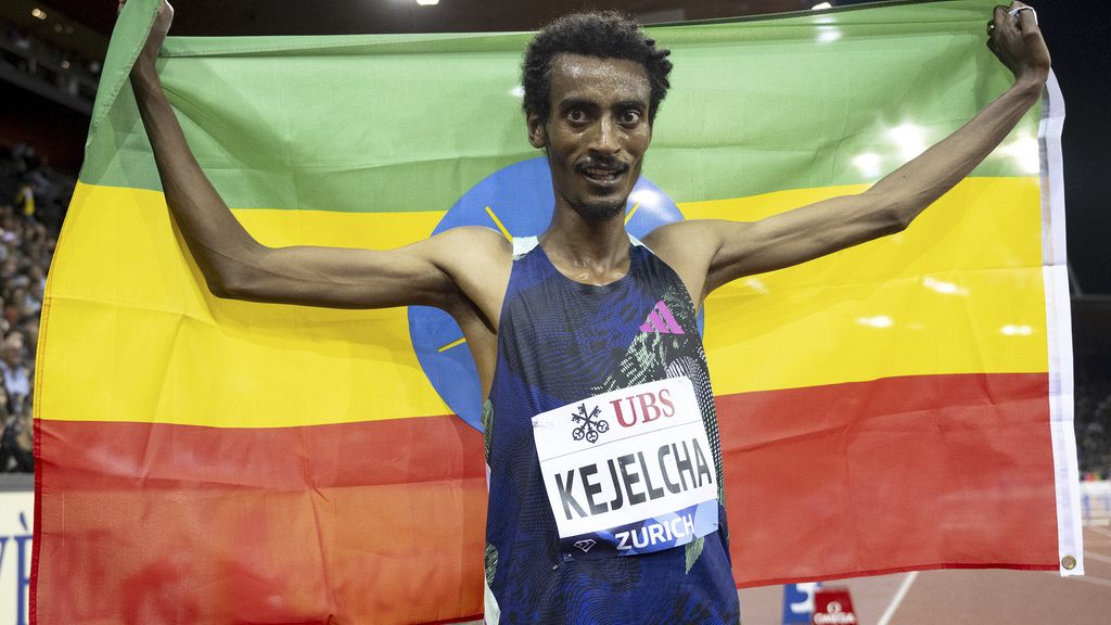 Ethiopian runner Yomif Kejelcha breaks men's half-marathon world record ...