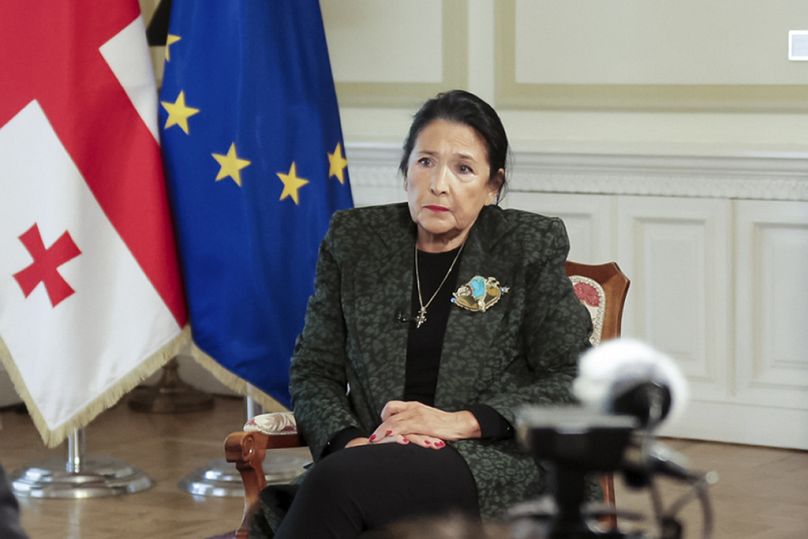 الرئيسة الجورجية سالومي زورابيشفيلي في حديث لها مع مع وكالة أسوشيتد برس بعد الانتخابات البرلمانية في تبليسي بجورجيا 28 تشرين الأول أكتوبر 2024