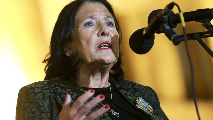 Accuse di brogli in Georgia, Zourabichvili rifiuta l'interrogatorio