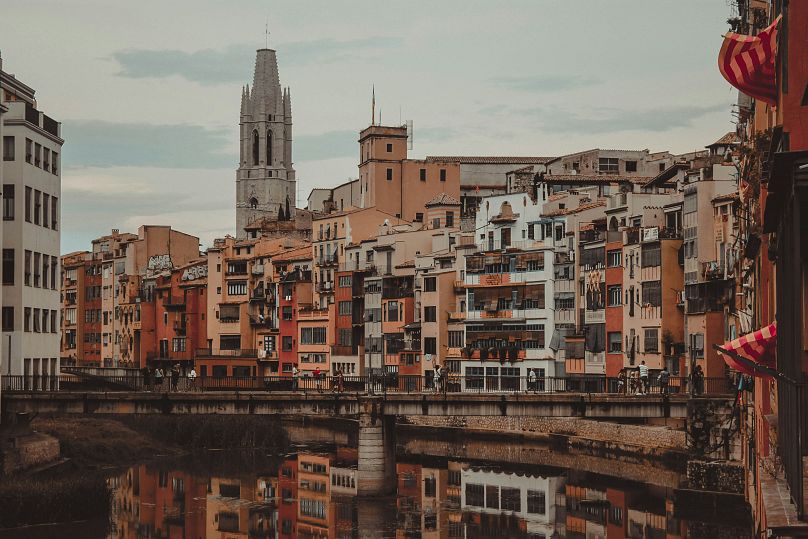 Girona será um destino de desvio popular a partir de Barcelona.