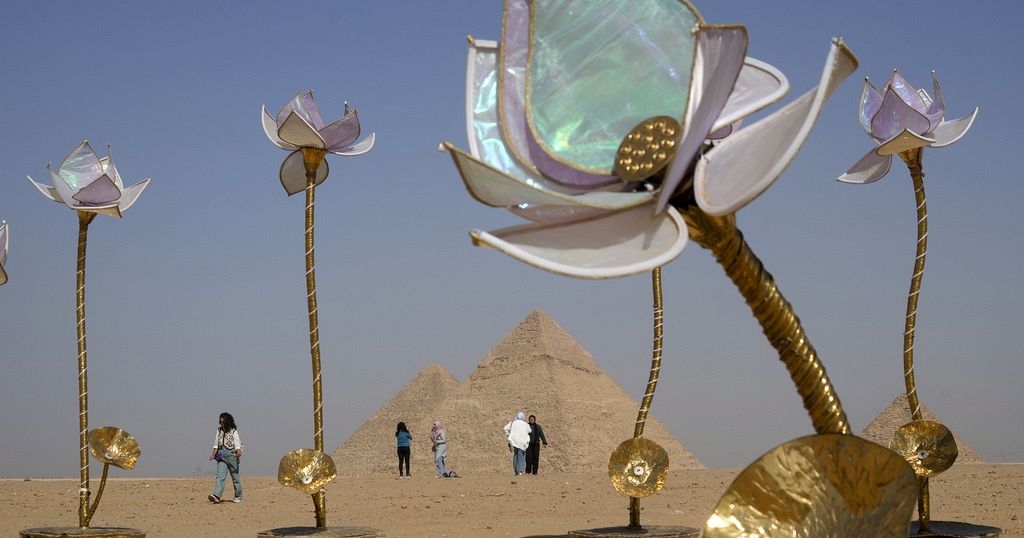 Ancient meets modern: contemporary art show opens at Giza Pyramids