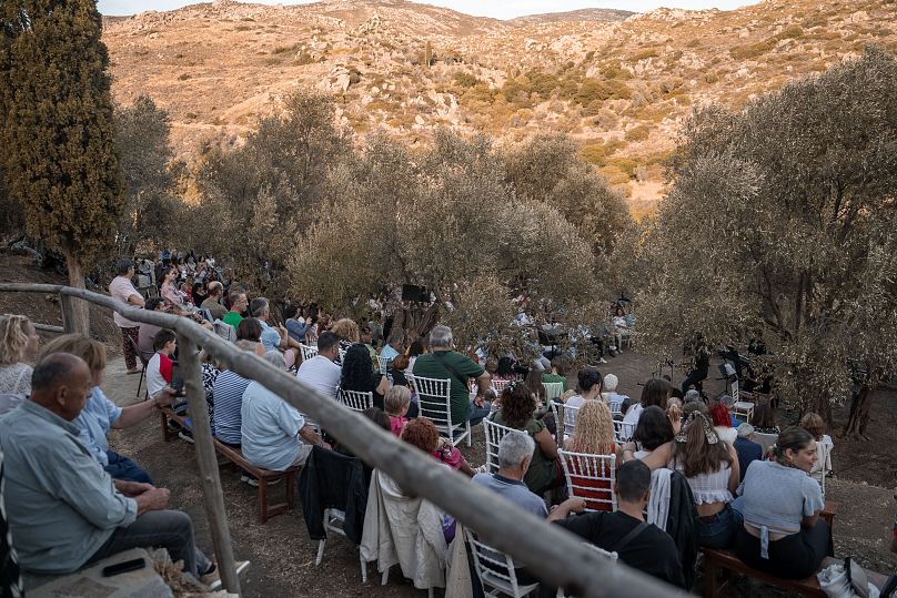 Μια βραδιά κάτω από την ελιά