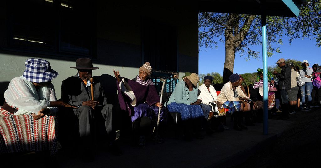 Botswana’s ruling BDP loses parliamentary majority in tight election