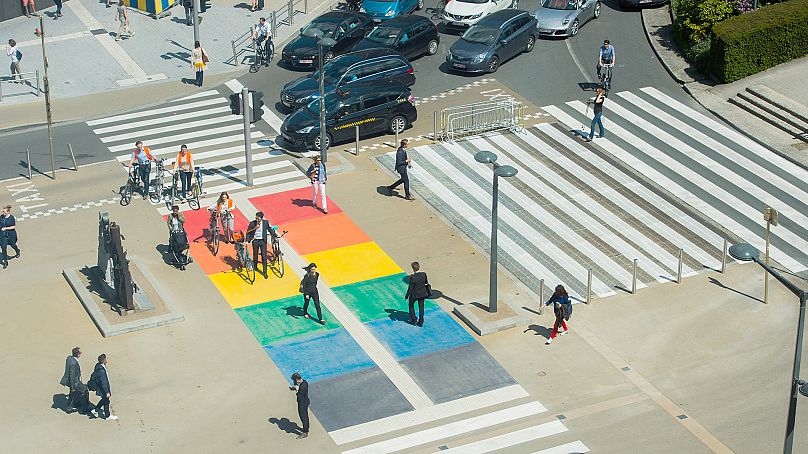 Pedestrians and cyclists crossing on a zebra next to Schuman roundabout, 16 May 2017