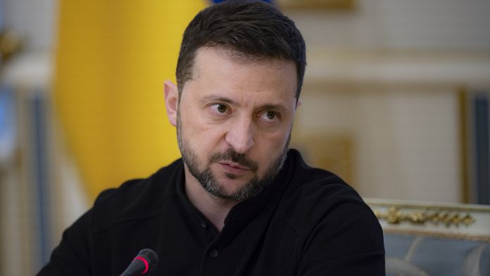 Ucraina, Zelensky: "Ci sono già 11mila soldati nordcoreani nella regione russa di Kursk"