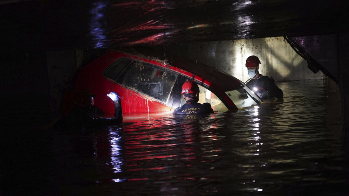 No Comment: the search for survivors in Spain's submerged car parks