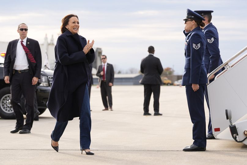 Harris korteskedni indul az Air Force Two alelnöki géppel