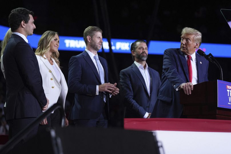 A Trump-stáb november 4-én Grand Rapids-ben (Michigan)