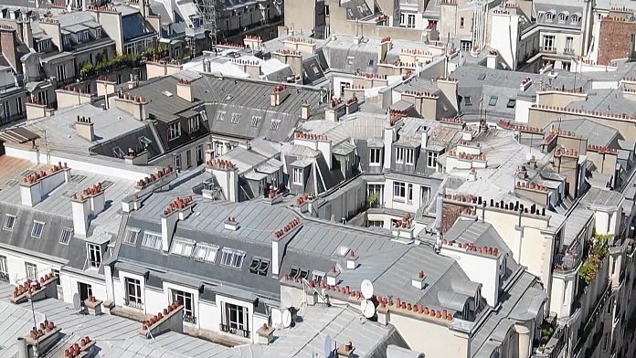 Paris historic zinc roofs create an oven effect: This invention keeps residents cool