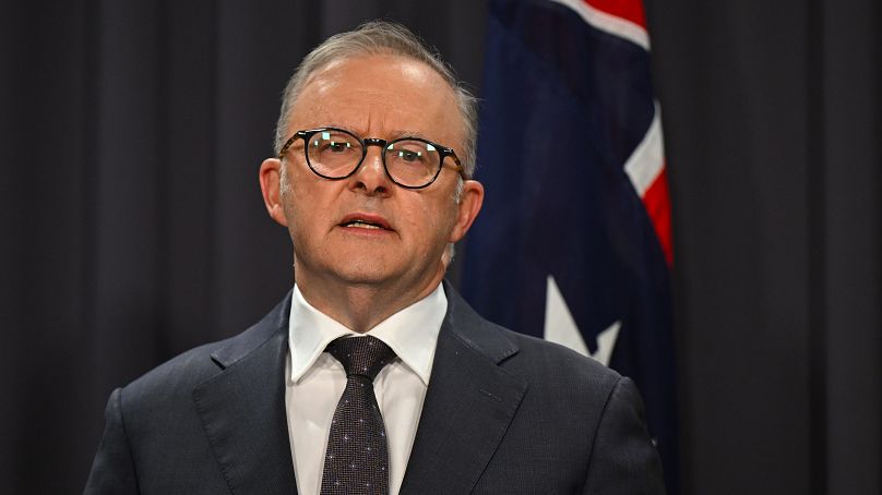 Anthony Albanese ausztrál miniszterelnök egy sajtótájékoztatón Sydney-ben 2024. április 13-án. 