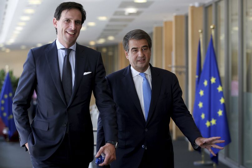 I commissari europei Wopke Hoekstra, a sinistra, e Raffaele Fitto, a destra, a Bruxelles, Belgio, 18 settembre 2024