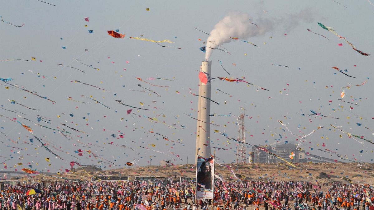 Video. VIDEO: Pollution does not prevent Indians from bathing in the Yamuna