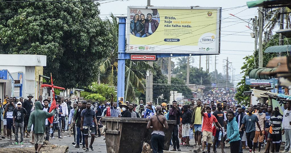 Post-election violence intensifies in Mozambique ahead of SADC meeting