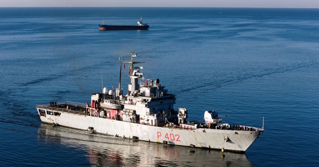 Second group of asylum seekers arrive in Albania on Italian naval ship