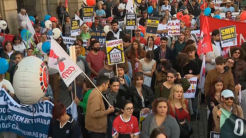 People attend a rally called by the CGTP trade union federation to demand higher wages, 9 November, 2024