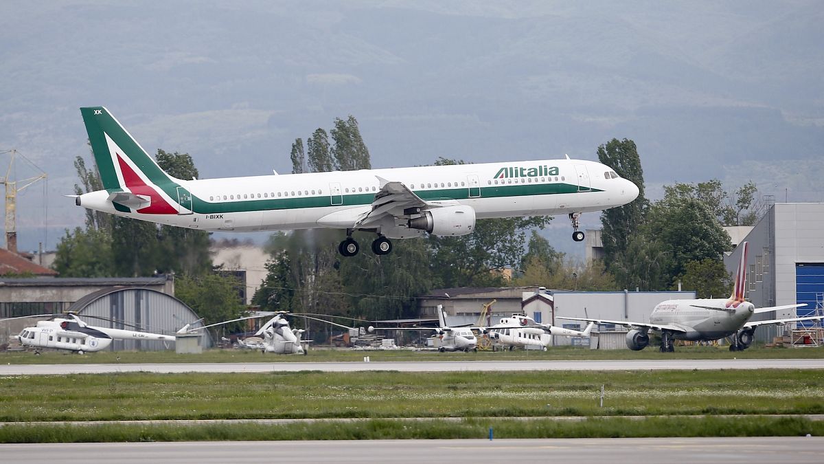 Alitalia: Ακόμη 2.000 απολύσεις καθώς η εκκαθάριση πλησιάζει