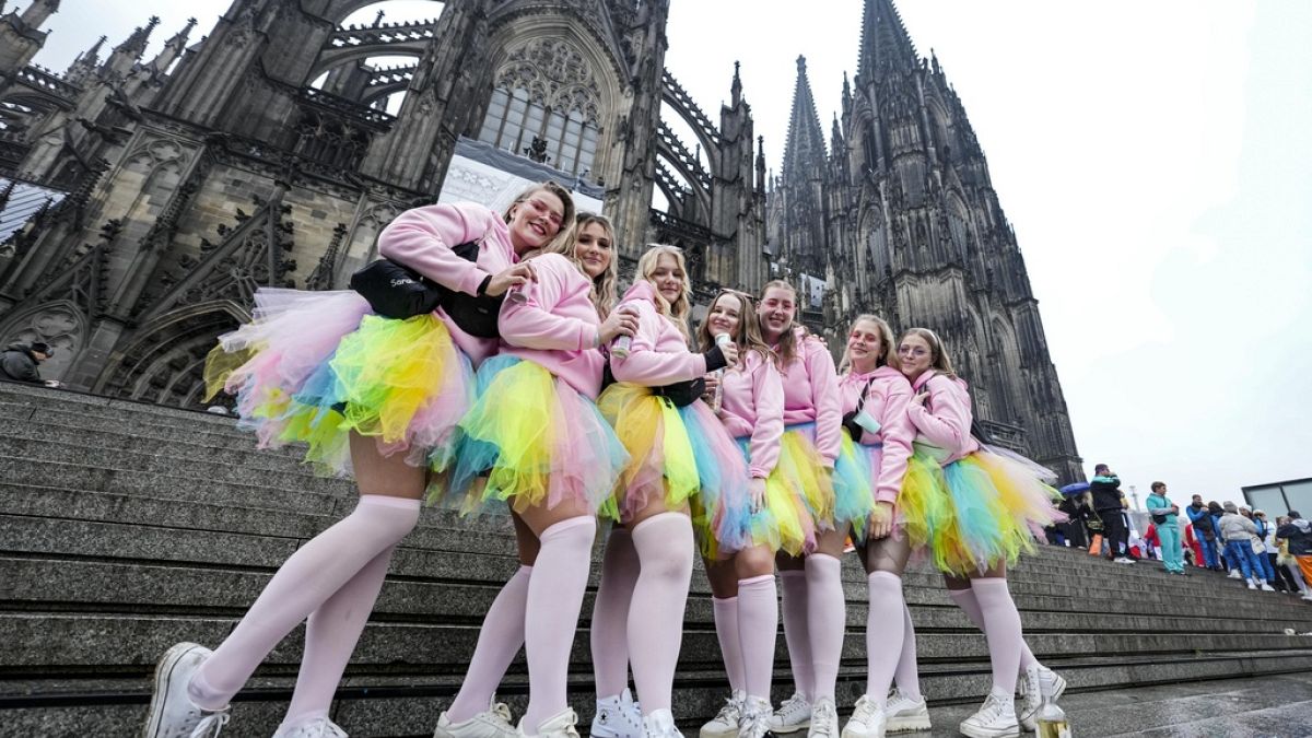 Coup d'envoi de la saison des carnavals à Cologne en Allemagne