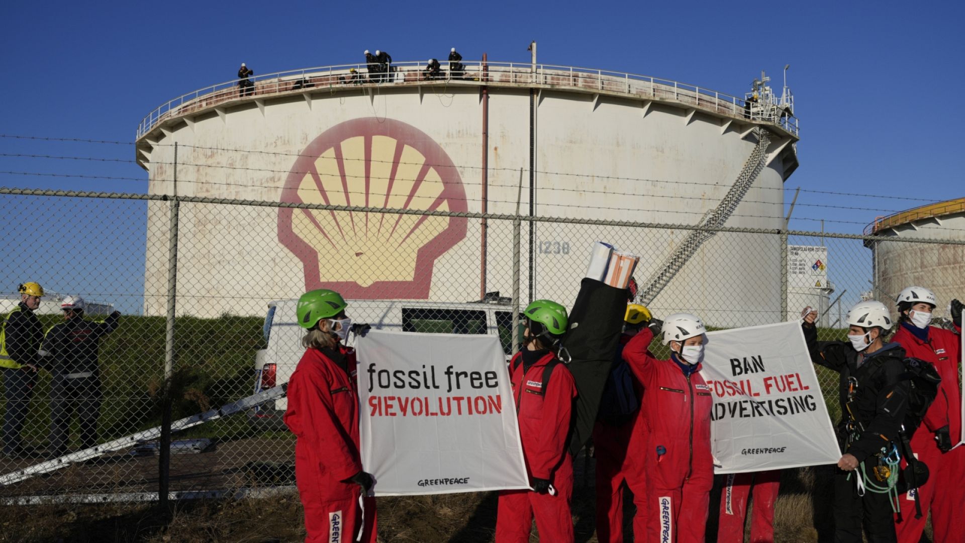 Paesi Bassi, Shell vince appello in causa climatica: non dovrà ridurre emissioni entro il 2030