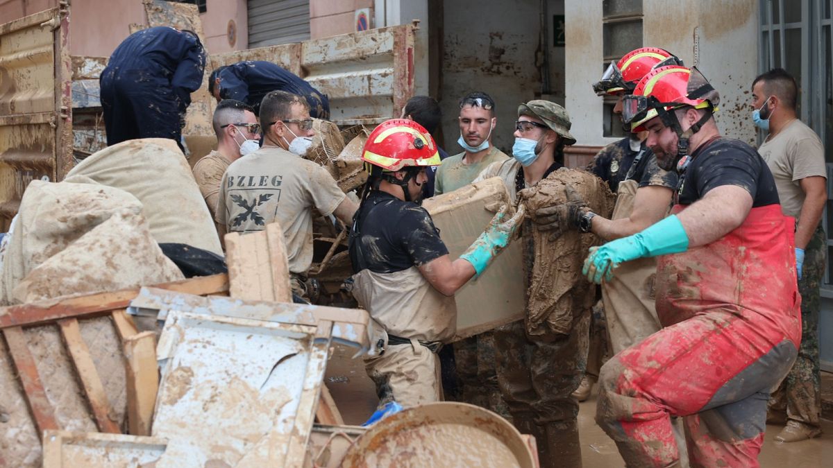Espagne : après les inondations meurtrières, le plus grand déploiement du siècle de l'armée