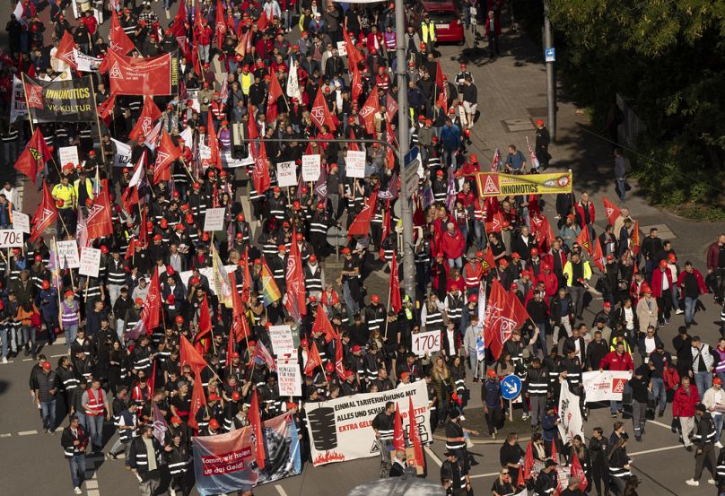 Des milliers de personnes participent à une manifestation d'IG Metall à Munich, en Allemagne, en septembre 2024