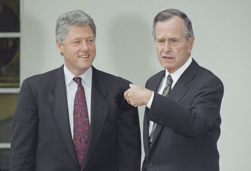 George H. W. Bush amerikai elnök találkozik Bill Clinton megválasztott elnökkel a Fehér Házban 1992. november 18-án