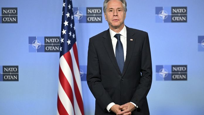 Nato, Antony Blinken incontra Mark Rutte a Bruxelles: "Biden aiuterà Kiev fino all'ultimo giorno"