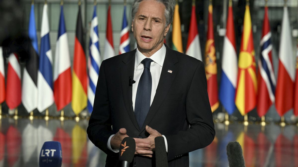 Próbálja erősíteni az euroatlanti kapcsolatokat az amerikai külügyminiszter Trump elnöksége előtt