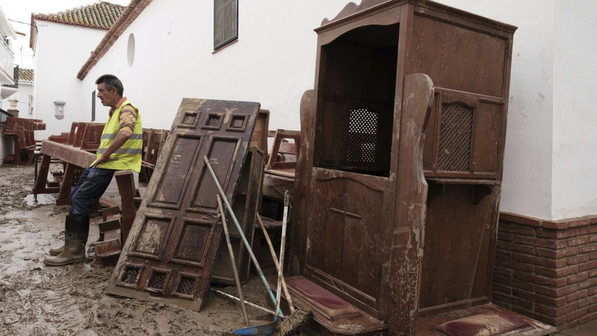 Historic floods in Malaga leave city paralysed and thousands homeless