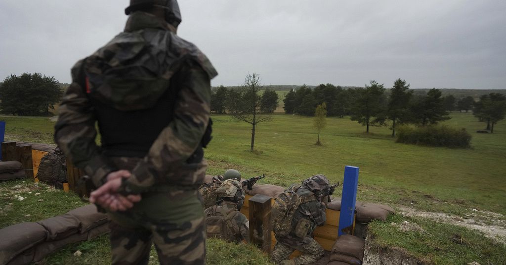 France-trained Ukrainian soldiers prepare to deploy against Russia